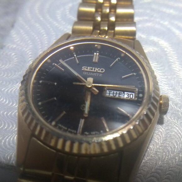 Seiko Quartz Watch 3Y03-0169 Day Date All Gold Bracelet New Glass Battery !!! - Picture 3 of 12